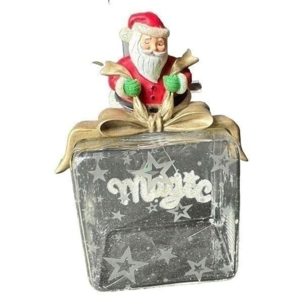 Hallmark 2009 Ornament ~ Santa's Magic Touch